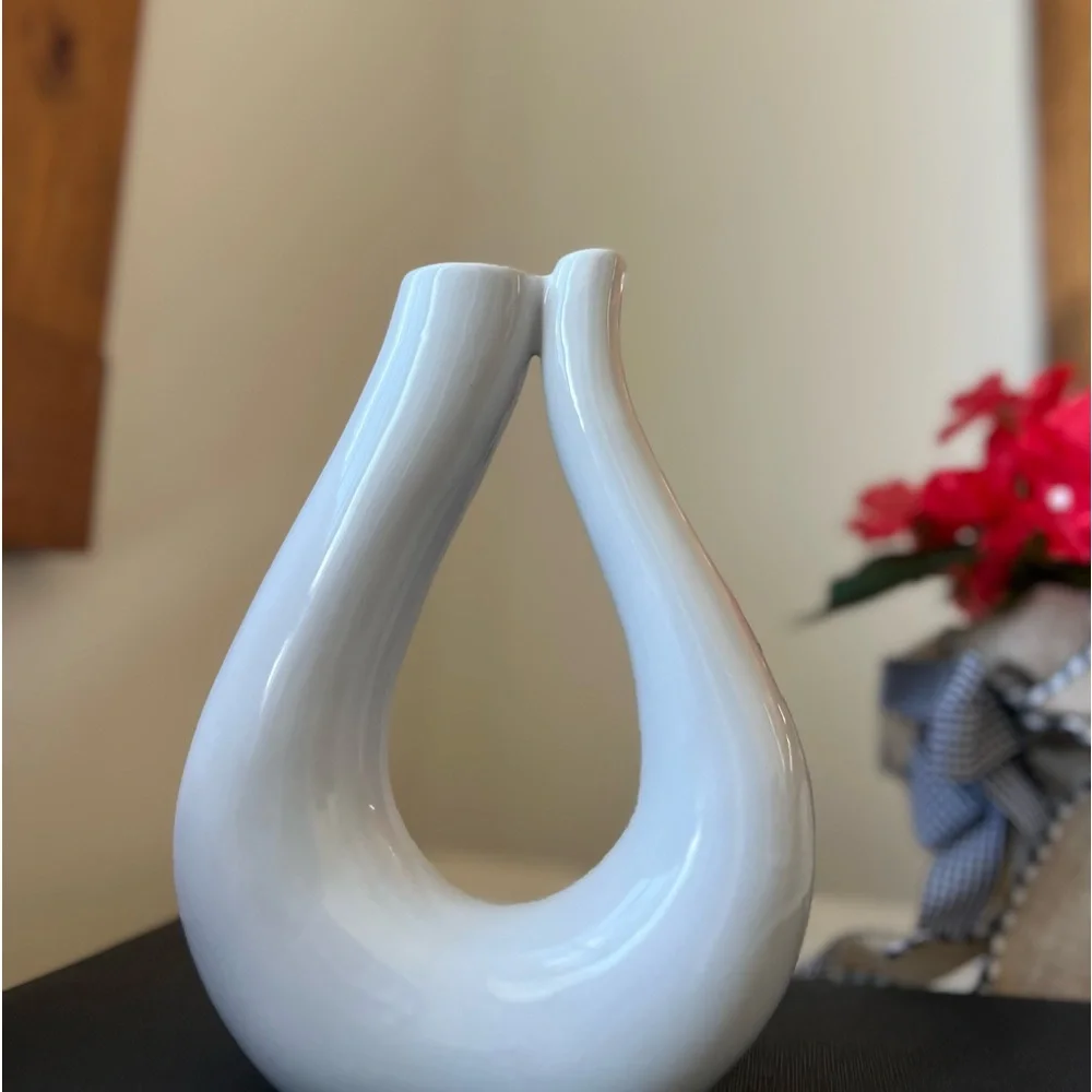 White Ceramic Vase Set of 2 for Modern Home Decor, Round Matte swan Vases for P